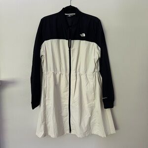 North Face Women’s Large - Two toned black / off-white mid length jacket -Size L